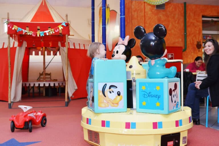 Kinder Fun Park Strike 24