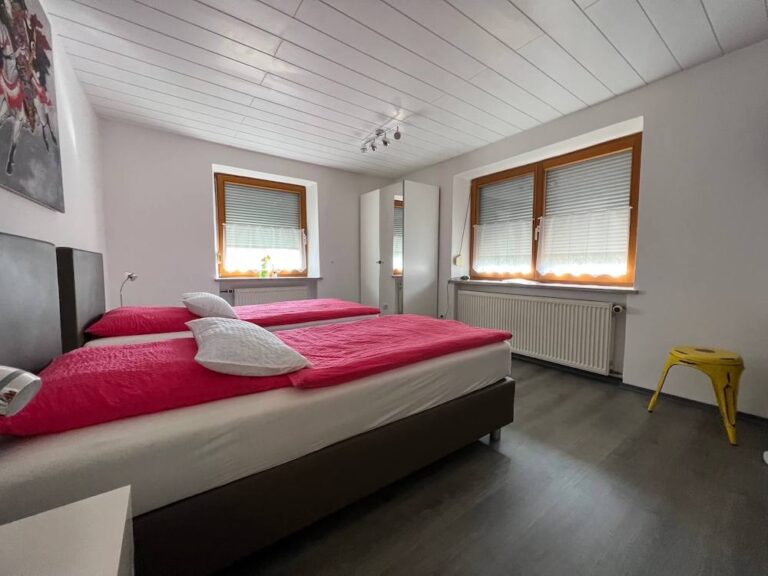 Gästehaus Nicole Burgau Schlafzimmer 2 Betten