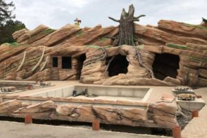 Potts Park Minden Klippenschleuder im Bau
