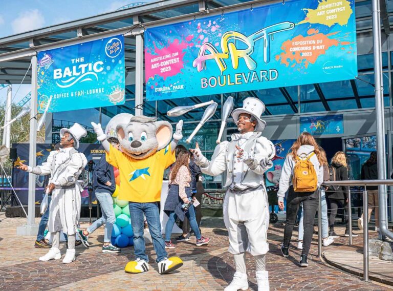 Der Europa-Park begrüßt die Gäste bei der Eröffnung des „ART-BOULEVARD“