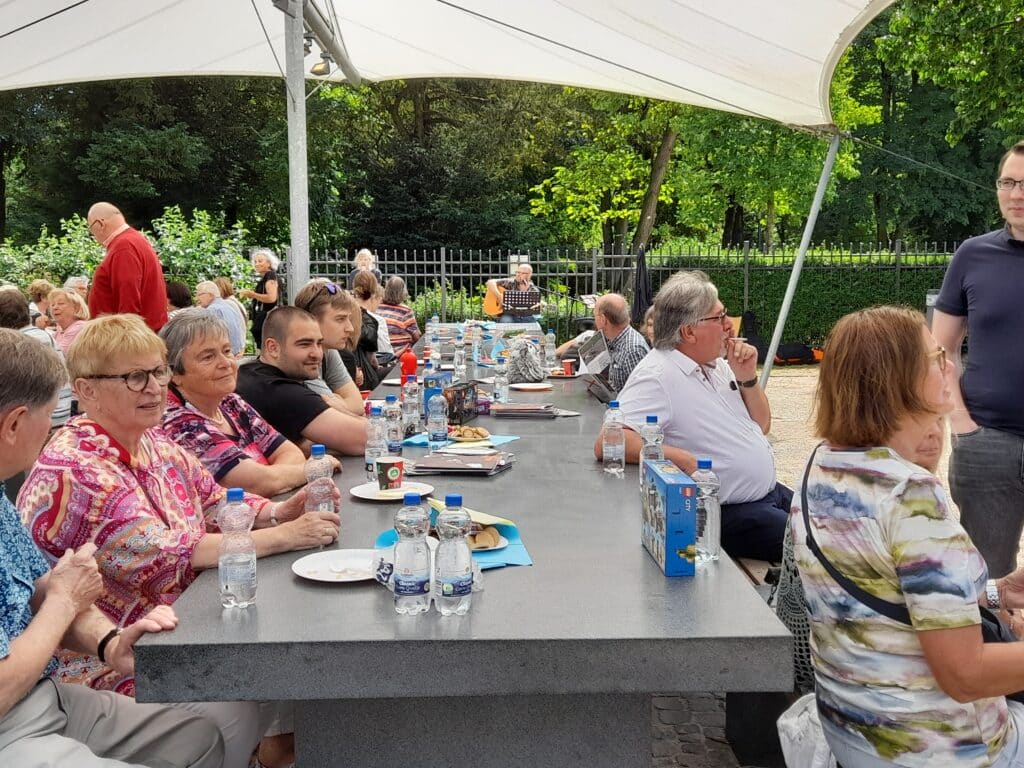 Verwunderlich Amanda Weiss Die Grosse Tafel Fotos