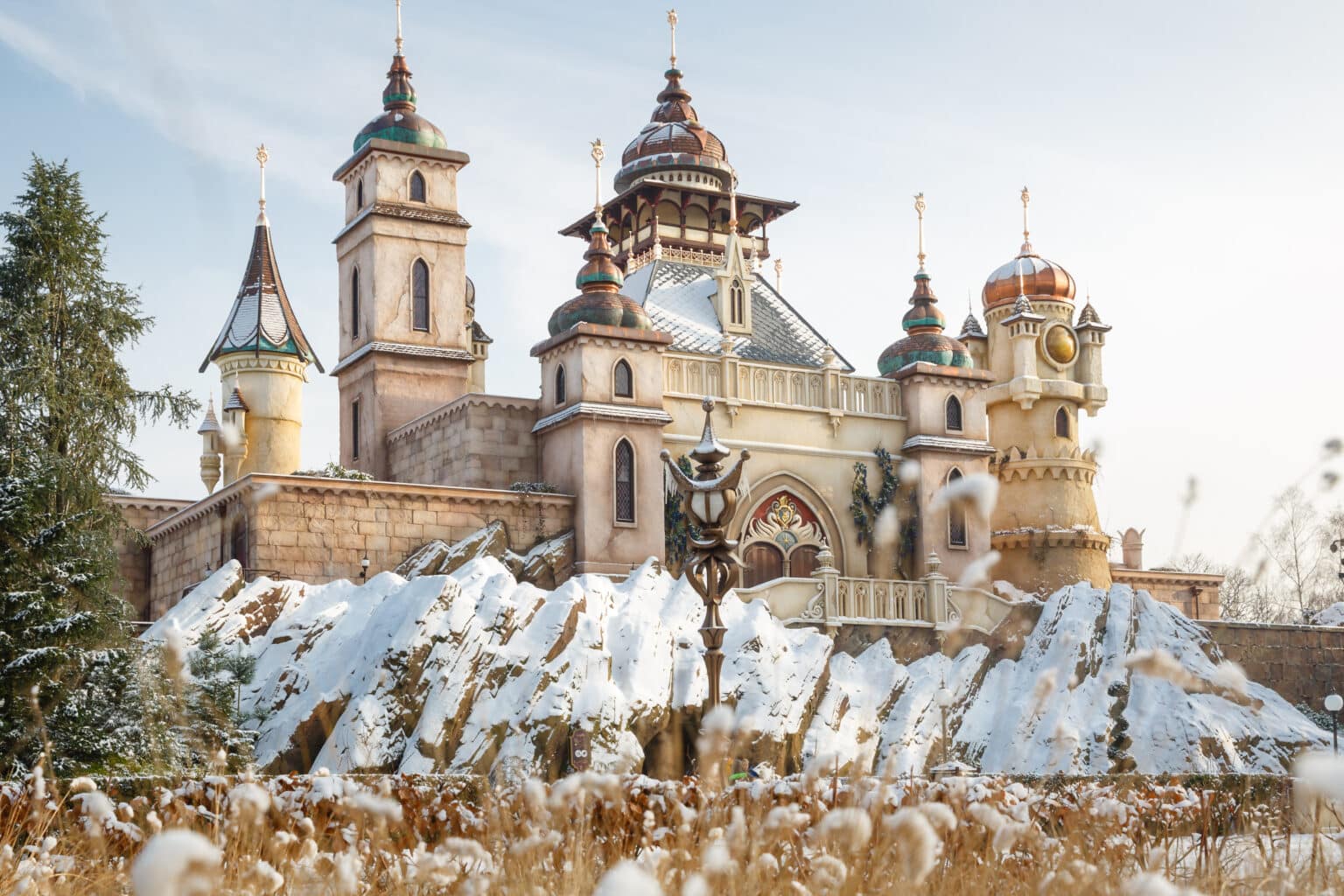 Symbolica, Palast de~erlichen Gewand