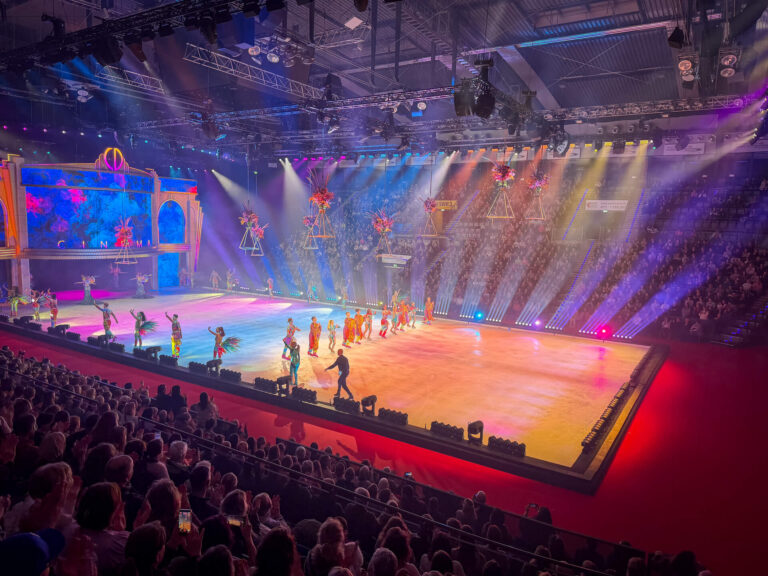 Holiday on Ice Cinema of Dream2 2026 Porsche Arena barrierefrei 211
