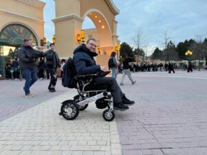 Disneyland Paris mit dem E-Rollstuhl: Reicht eine Akkuladung für den Zauber?