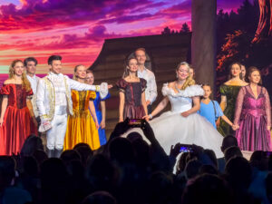 „Cinderella – wo drückt der Schuh“ im Metronom Theater 2026 – Erfahrungsbericht mit Rollstuhl