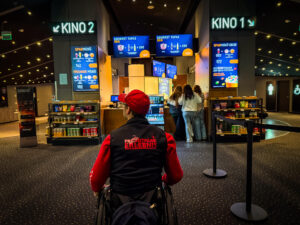 Cinemaxx Stuttgart Liederhalle – barrierefreies Erlebnis für Rollstuhl und Blinde?