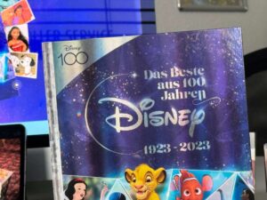 Das Beste aus 100 Jahren Disney – wir testen das Rewe Sammelalbum 2023